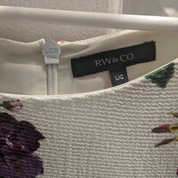 RW&CO Floral Shift Dress - Picture 3 of 4